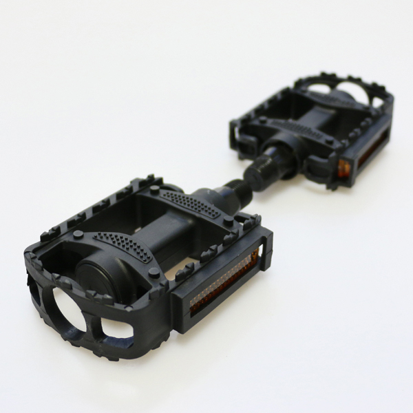 PEDAL PVC NIÑO 98X70MM 1/2'' RDO 16''NEGRO